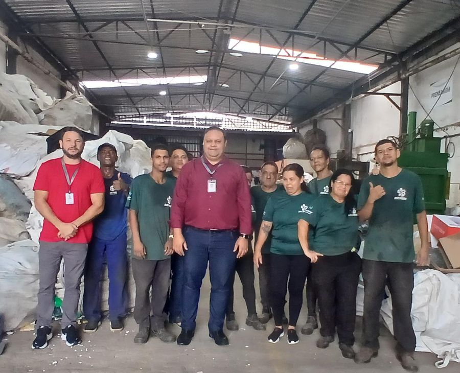 Equipe da CCAD/CDTIV em visita à Ascamare